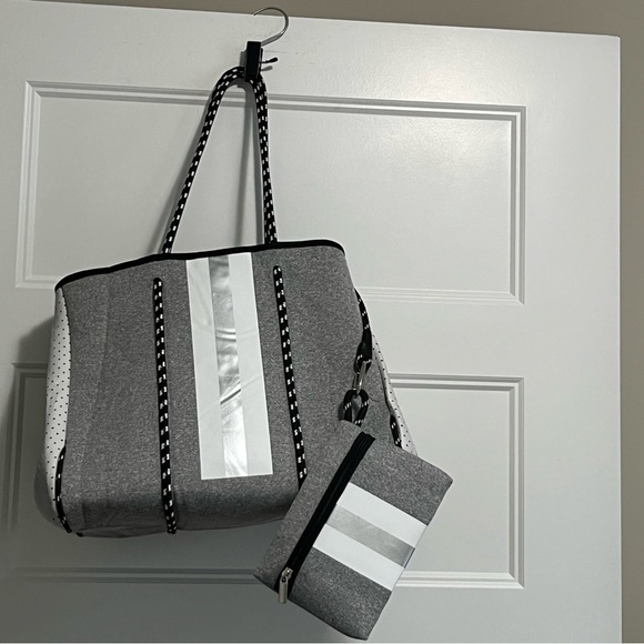 Nevenka Neoprene Tote Bag with Small Zipper Bag for Women Beach Traveling-5 - Picture 6 of 9